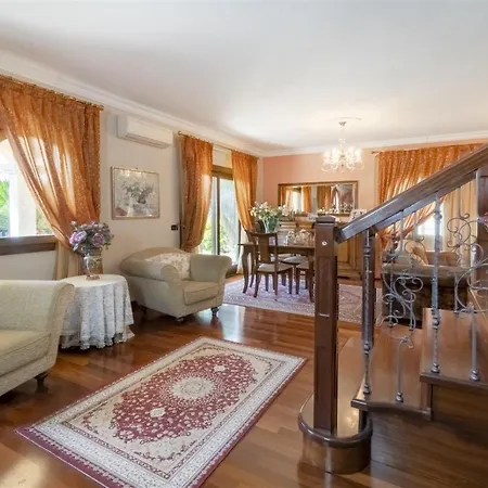 La Maison D'anna Maria - Lt - Pms Casevacanze Alloggio in famiglia