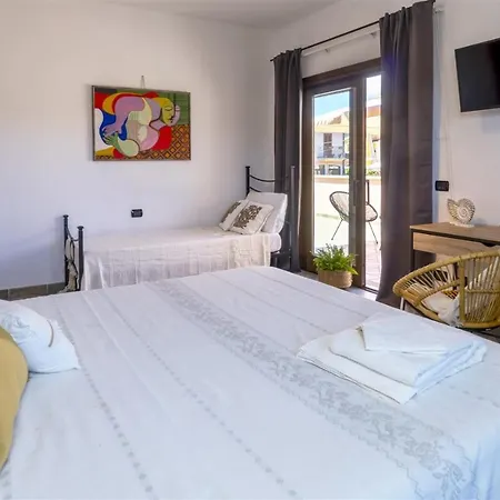 Alloggio in famiglia La Maison D'anna Maria - Lt - Pms Casevacanze *